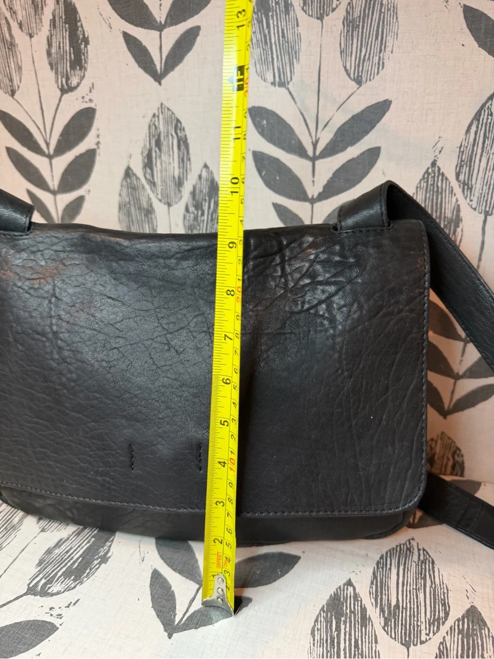 Max On Collection genuine leather messenger bag made in Italy.